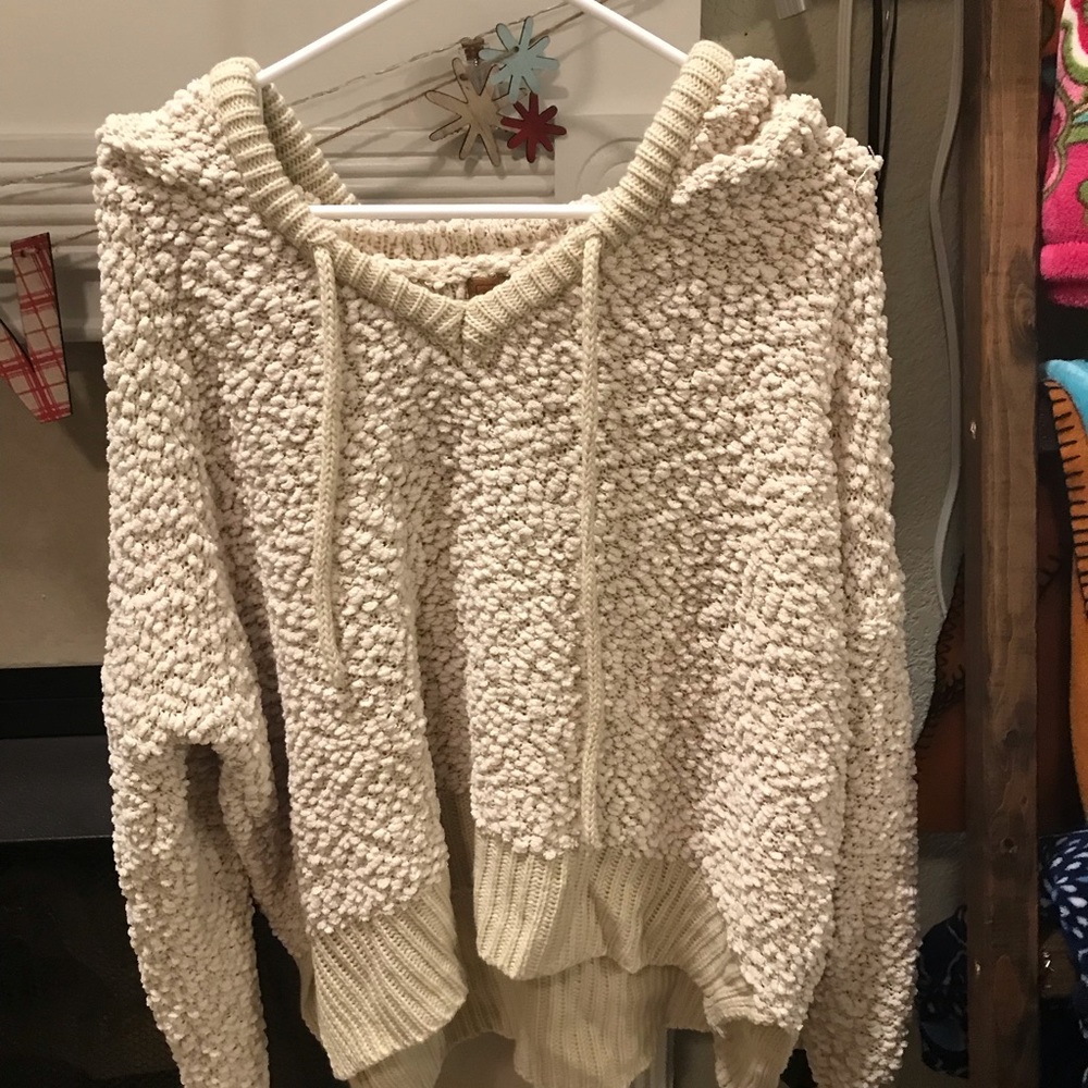 Popcorn sweater with hood